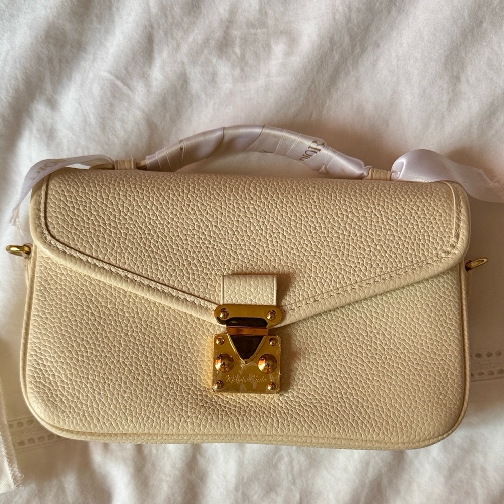 Elegant Cream Leather Handbag